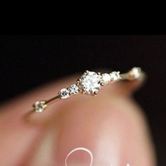 White gold ring 18k. Dainty ring. Comes in 18K white gold size 7 - Picture 4 of 6